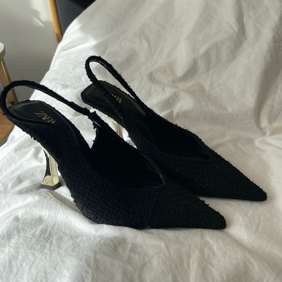 Zara Quilted heels with gold - Picture 2 of 3